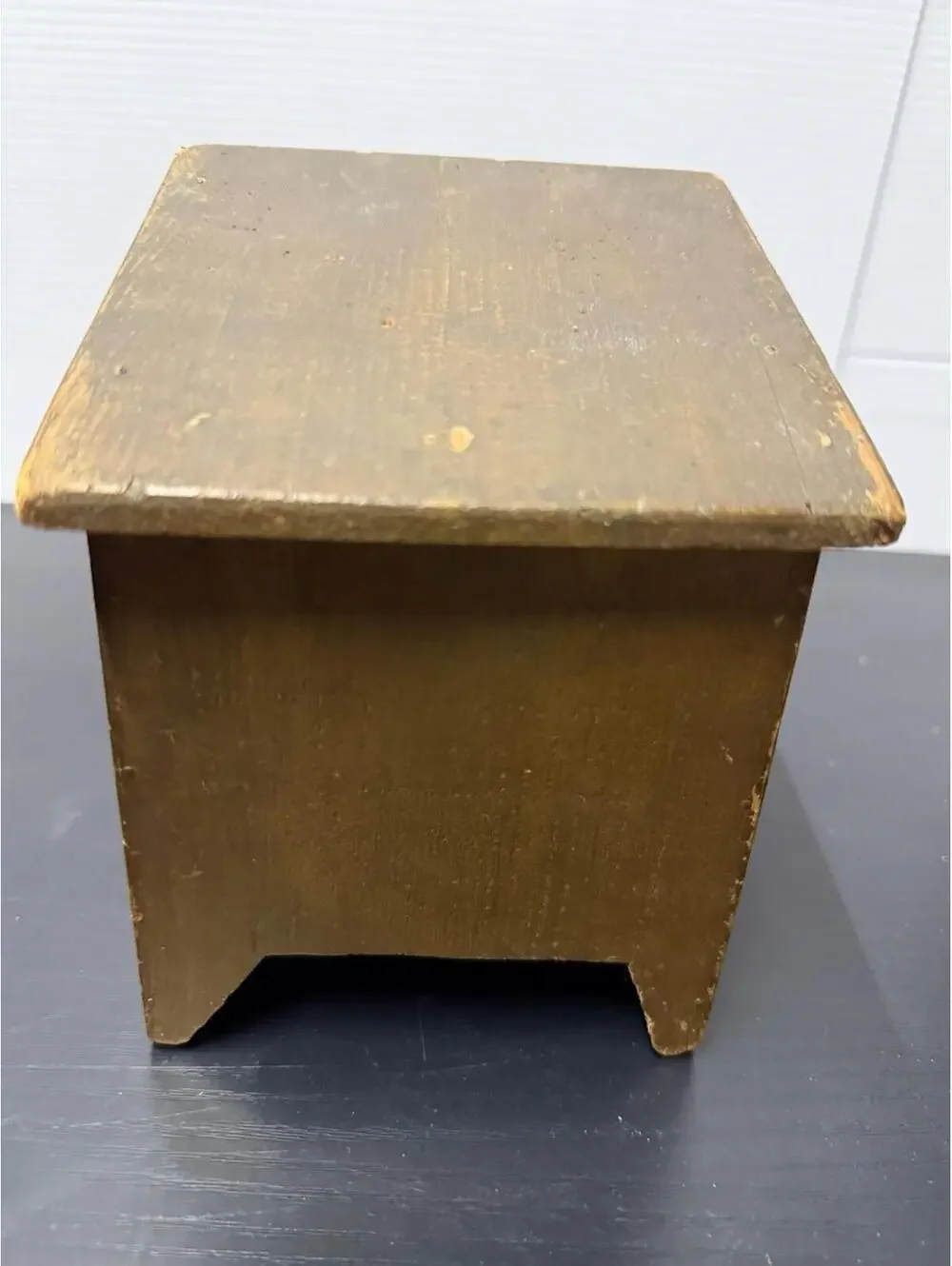 Vintage Wooden Outhouse Cigarette Dispenser Holder Novelty Rustic Bathroom Decor